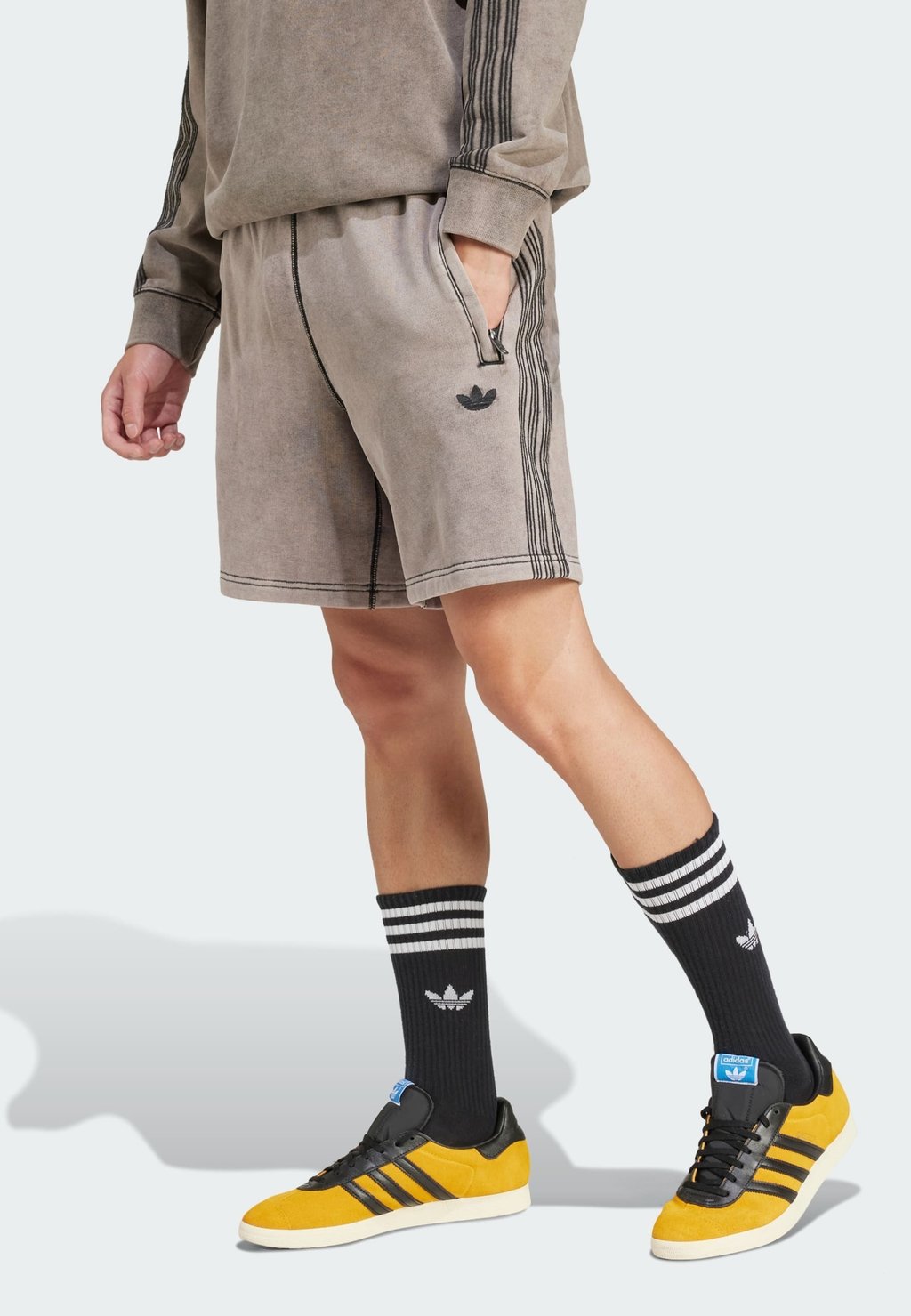

Шорты PREMIUM ESSENTIALS RETRO WASHED - Tracksuit bottoms Adidas Originals, черный