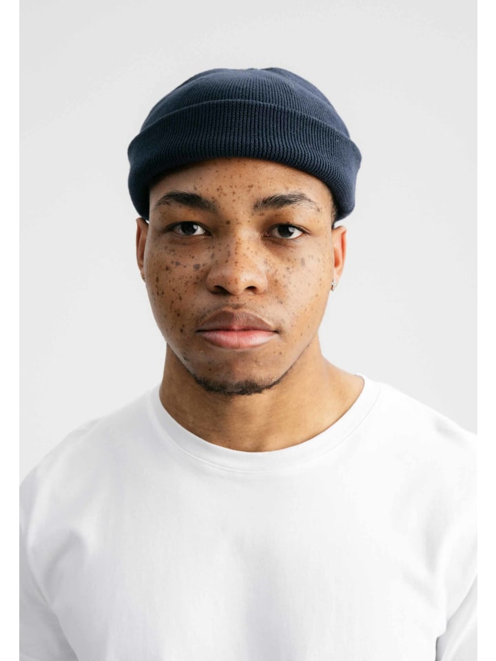 

Короткая вязаная шапка LESH MELA