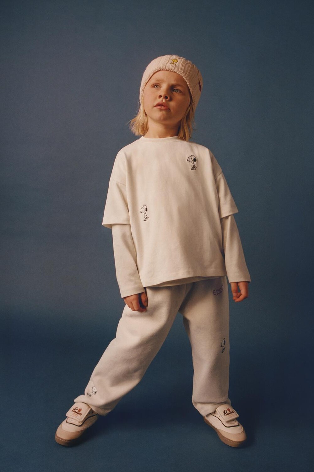 

Футболка с вышивкой snoopy peanuts ZARA, экрю