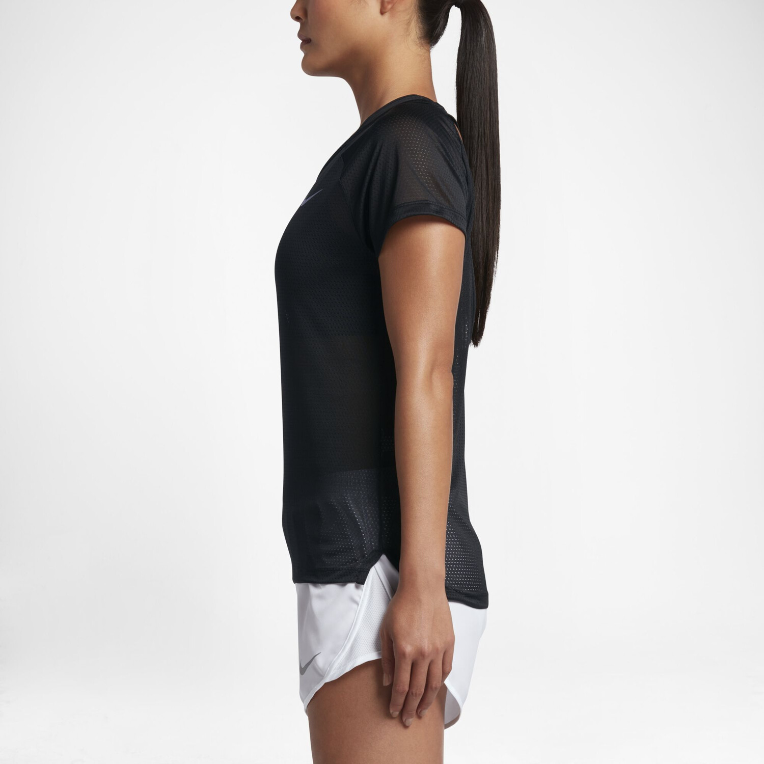 Футболка женская черная / светоотражающее серебро Nike — фото 4