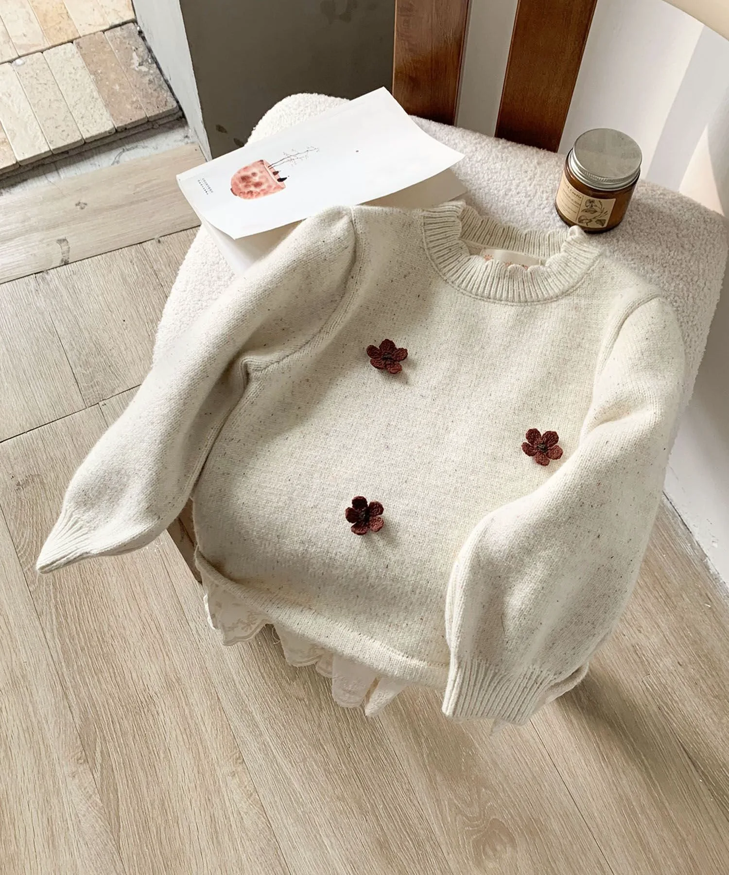 Детский вязаный свитер с вышивкой в виде трех цветов [aimoha-KIDS-] Aimoha Kids, off white — фото 2