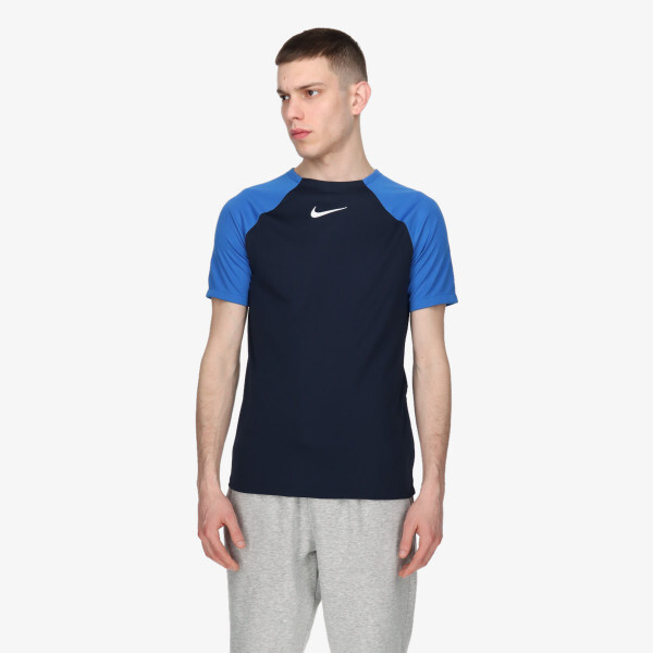 

Футболка академия про Nike