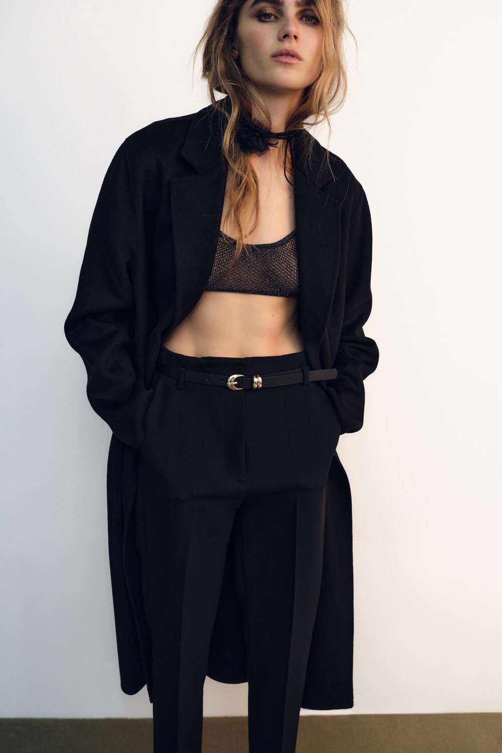 

Брюки с высокой талией и поясом ZARA, черный