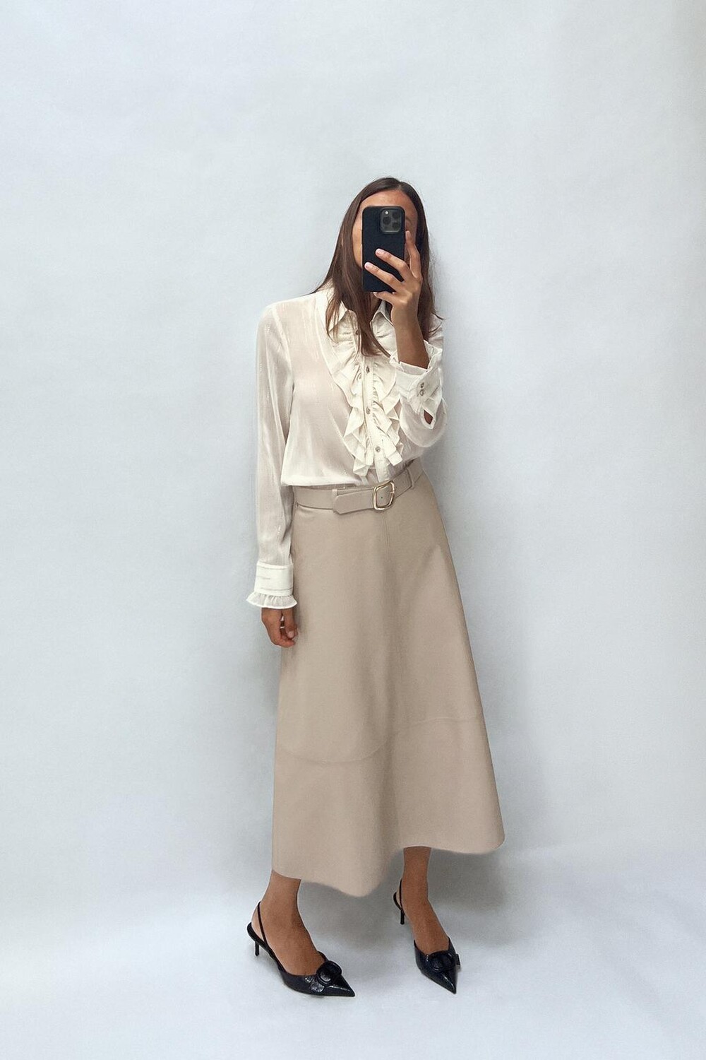 

Полупрозрачная рубашка с оборками ZARA, экрю