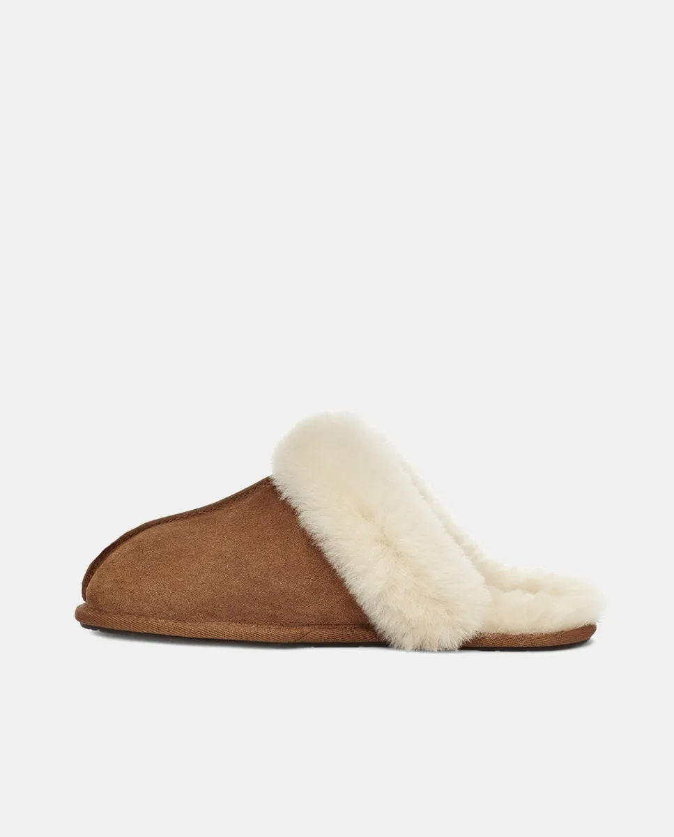 Женские тапочки Scuffette II с внутренней подкладкой и меховым воротником UGG, цвет Camel — фото 3