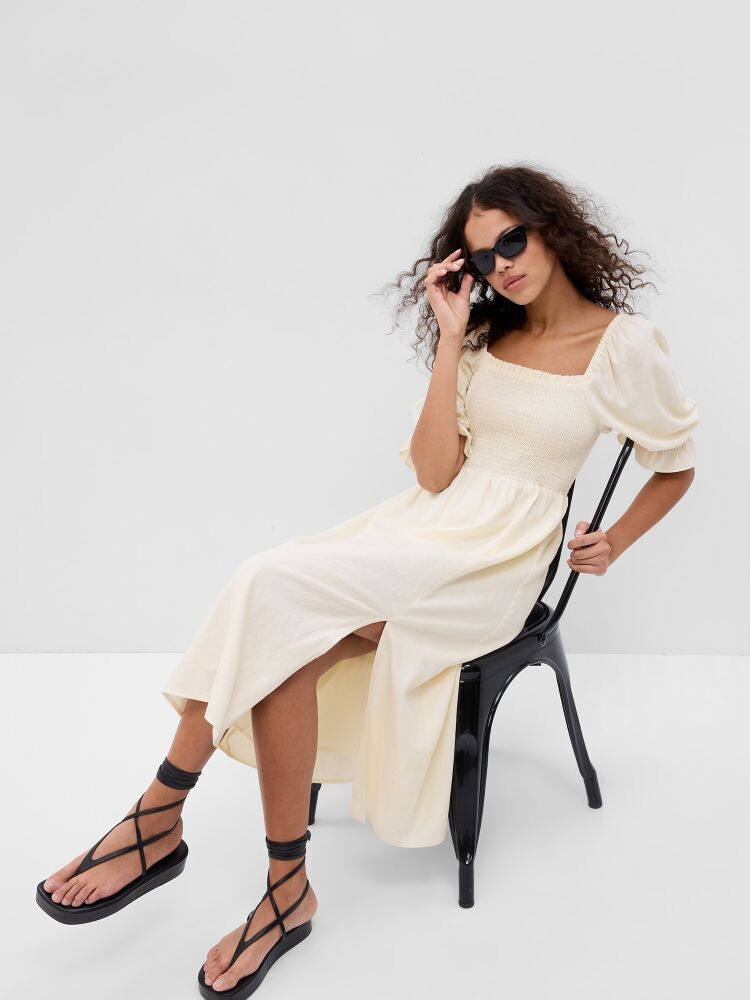 

Льняное платье с вырезом Gap, белый