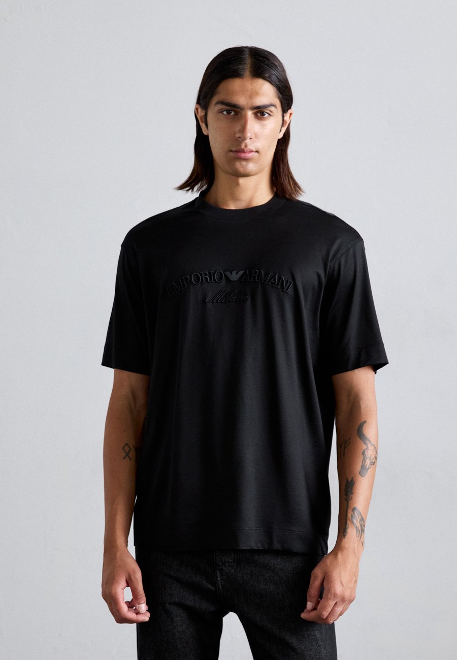 

Футболка Emporio Armani Print T-shirt, Black Beauty/Black