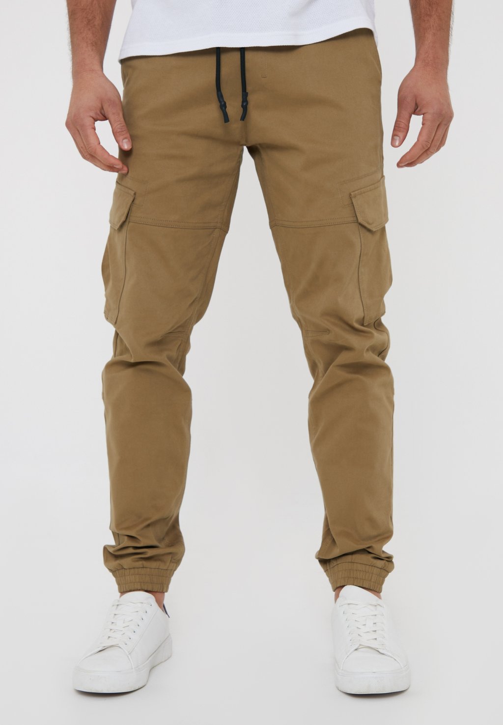 

Брюки карго BELFAST Threadbare, цвет Stone