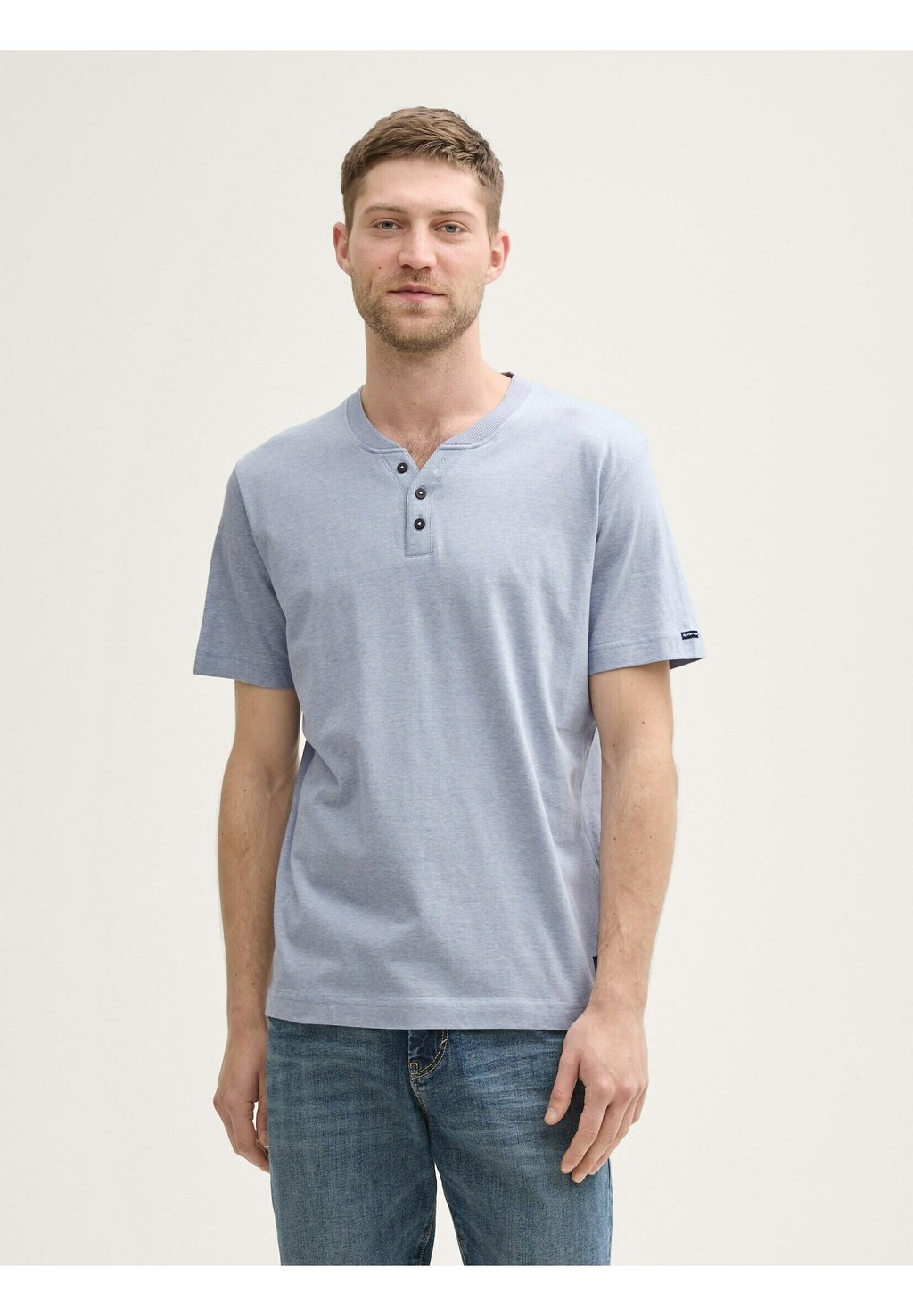 

Базовая футболка HENLEY TOM TAILOR, светло-голубой