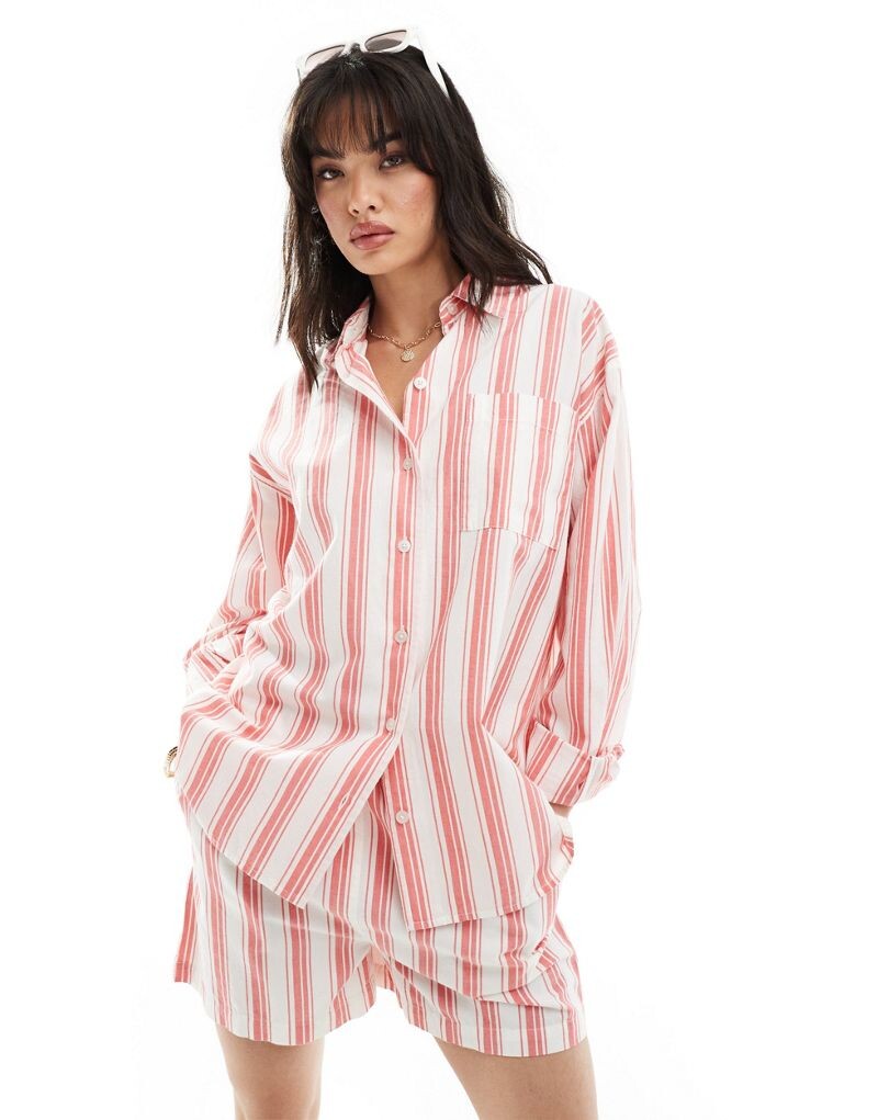 

Свободная рубашка в красную полоску для шезлонга ASOS DESIGN