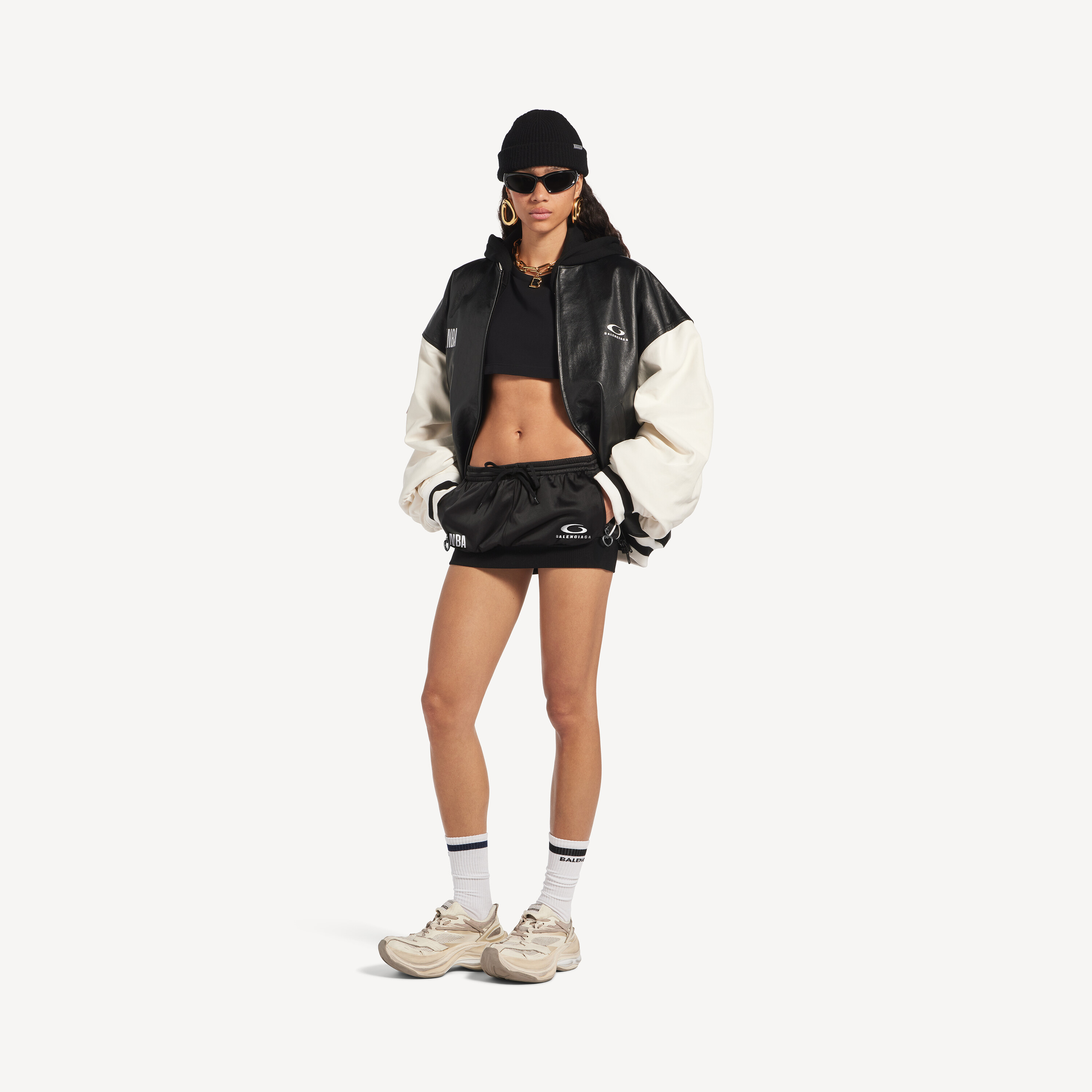 Женская мини-юбка с оборками Balenciaga | Коллаборация с NBA, черная — фото 2