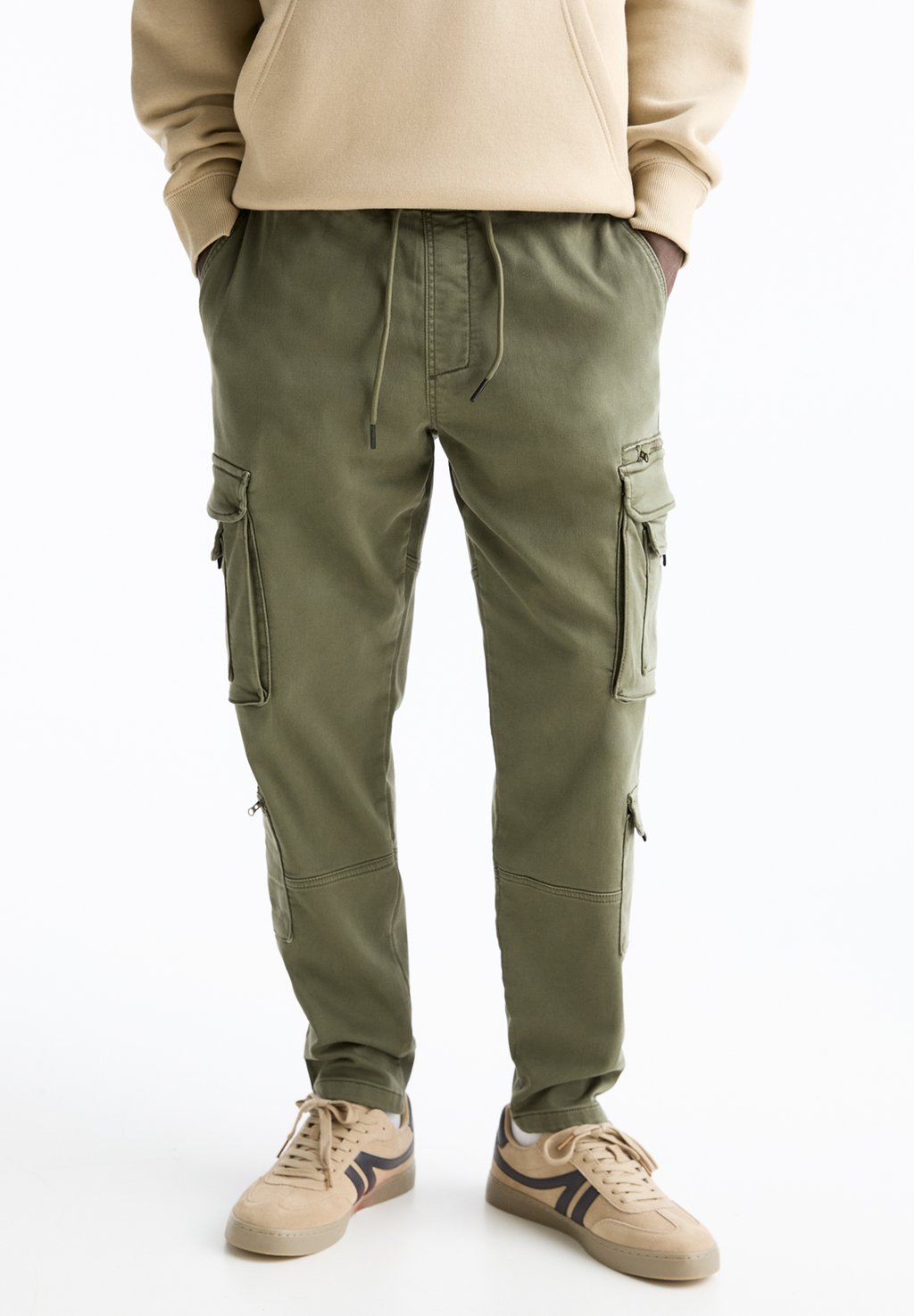 

Брюки карго MULTI-POCKET PULL&BEAR, хаки