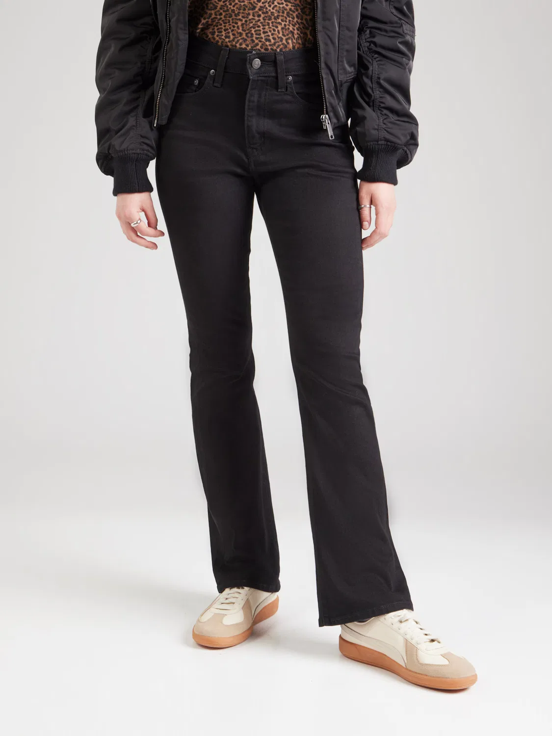 Ботинок крой джинсы 725 высокий Rise Bootcut Levi S, черный деним — фото 3