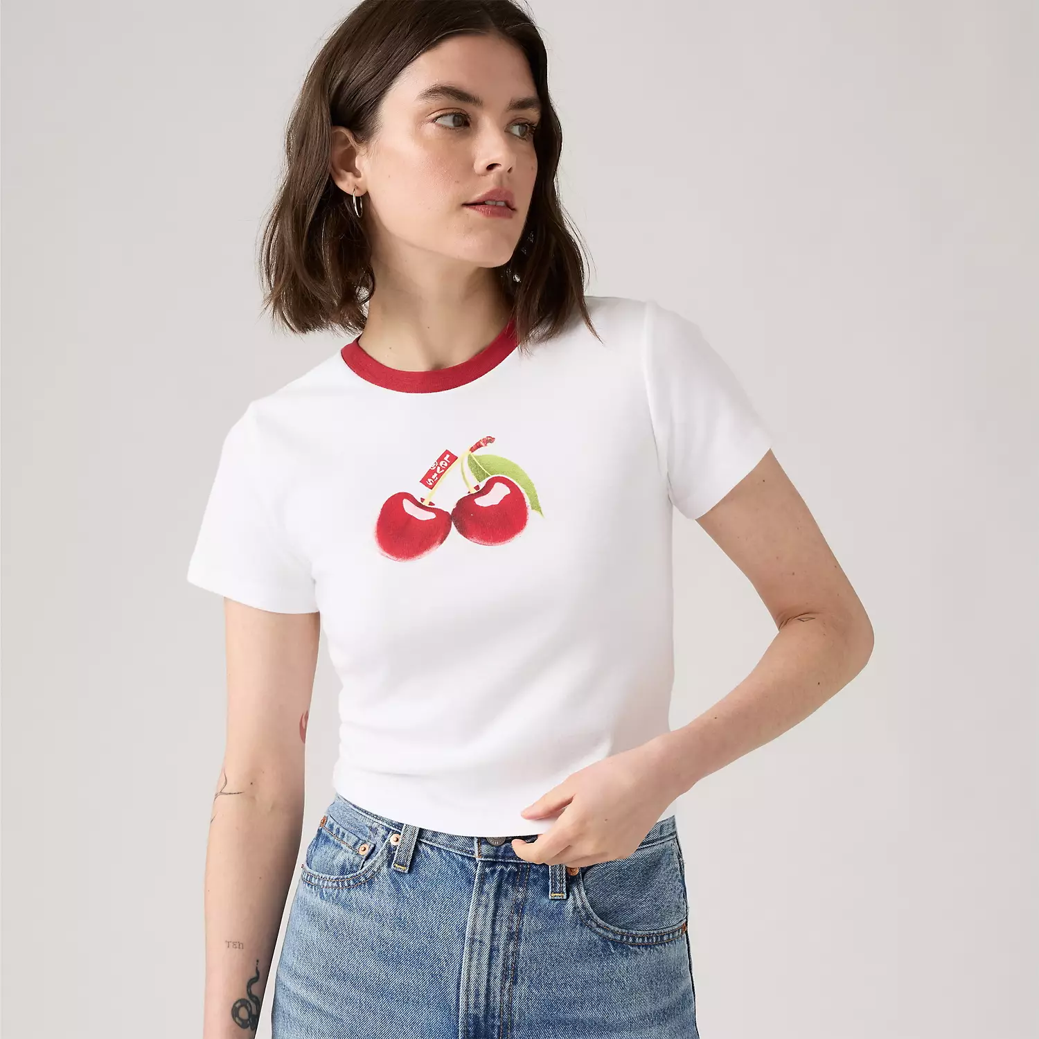 

Футболка с графическим принтом Essential Sporty Levi's, цвет Photo Fruit Cherry - White