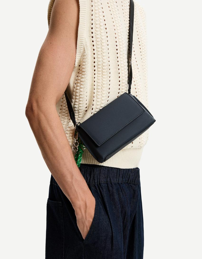 

Сумка через плечо Bershka, синий