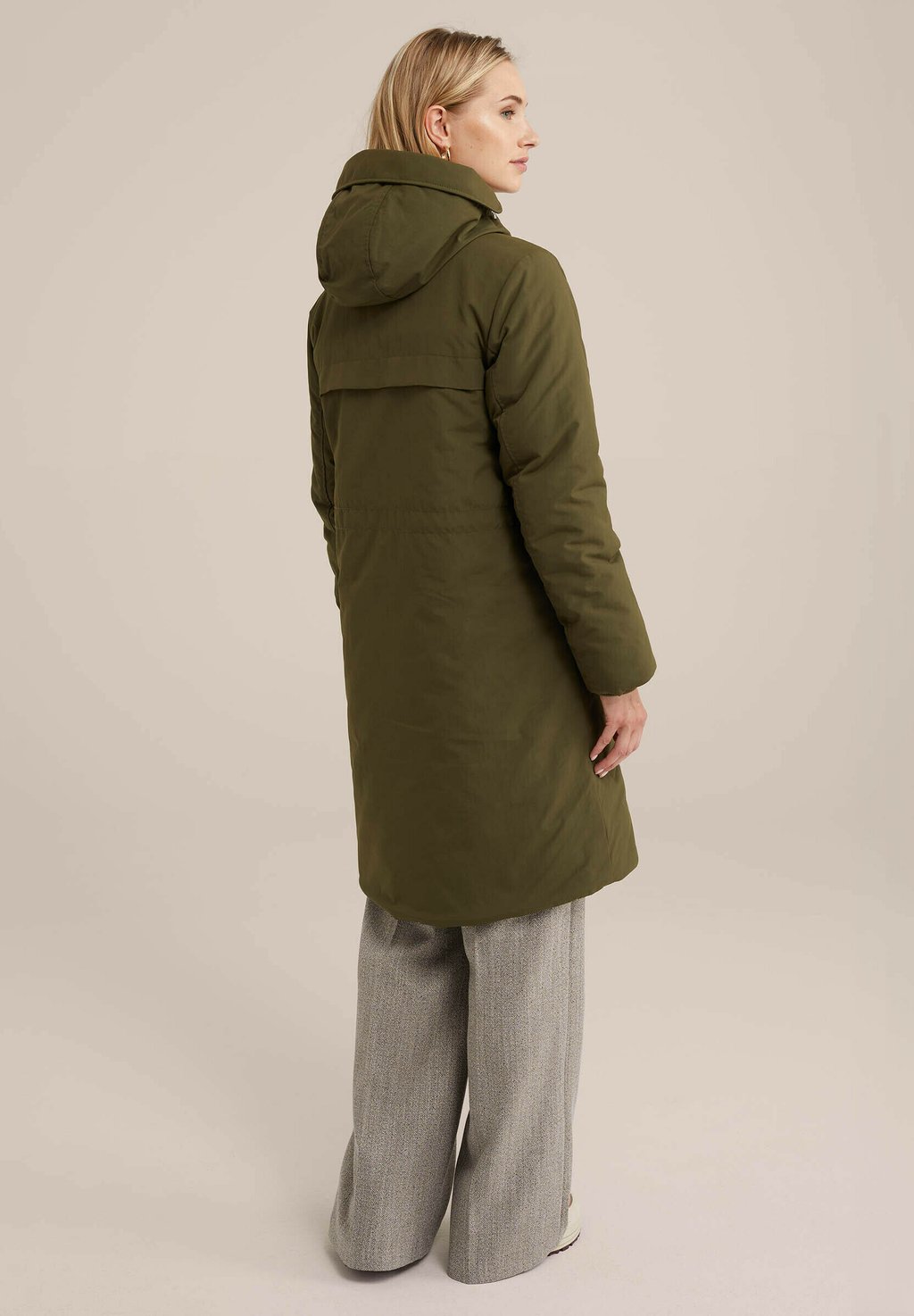 

Зимнее пальто WE Fashion, оливковый