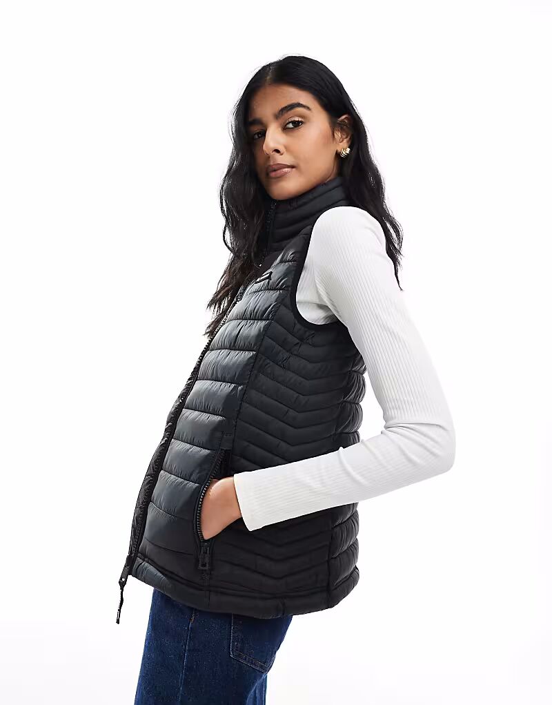 

Утепленный жилет Superdry Fuji Lite черного цвета