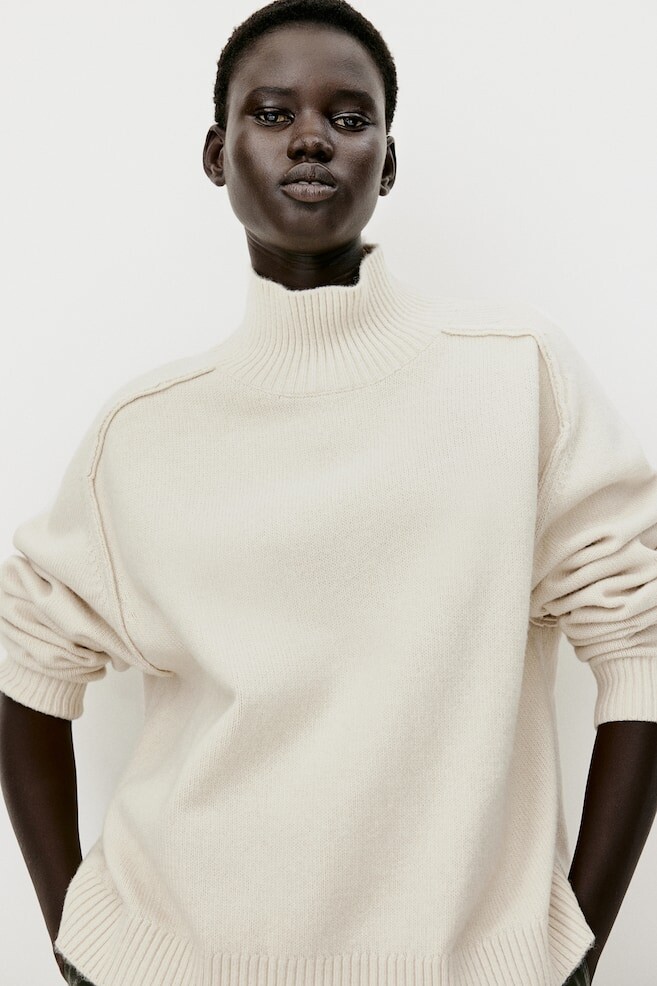 

Свитер с водолазкой H&M, бежевый