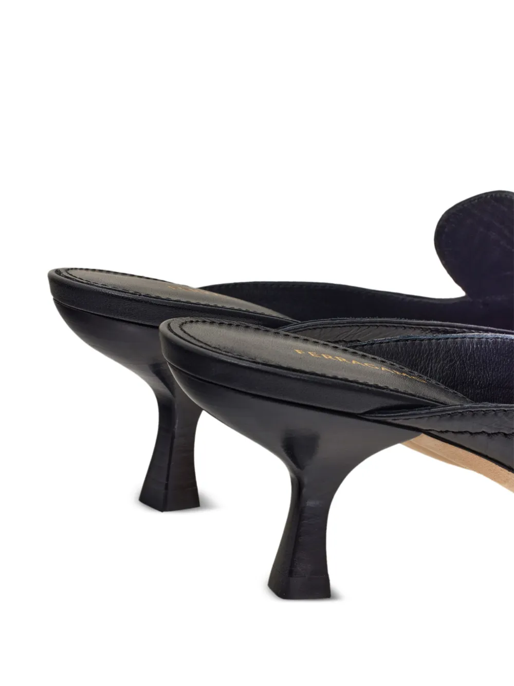 Мюли с тиснением под кожу крокодила Ferragamo, черный — фото 3