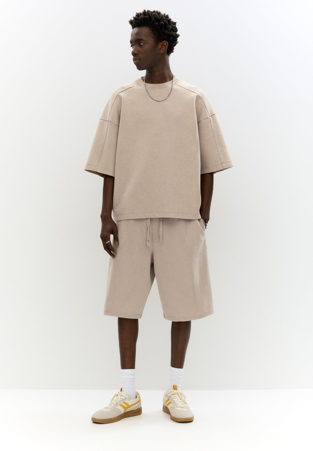 

Базовая футболка INTERLOCK SHORT SLEEVE PULL&BEAR, бежевый