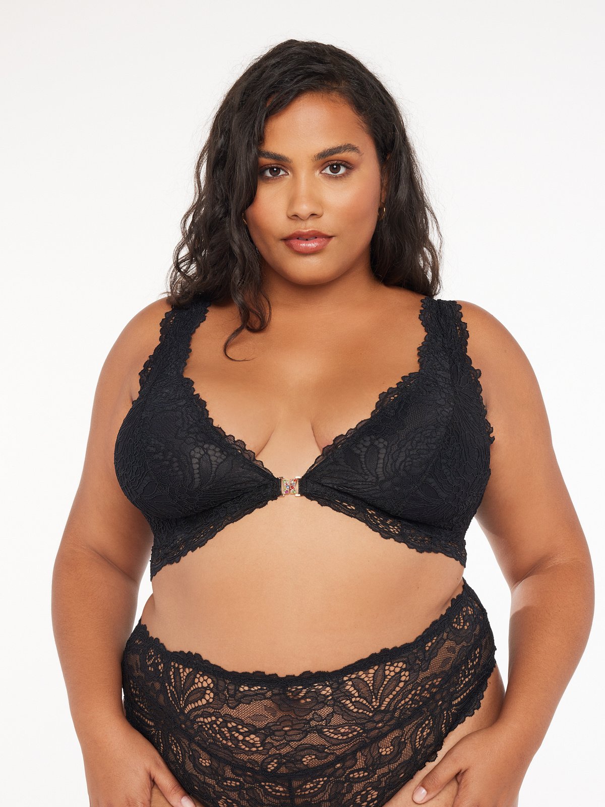 

Бралетт Savage X Fenty Romantic Corded Lace Front-Closure, цвет Black Caviar