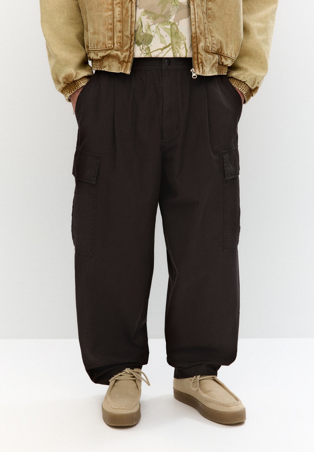 

Брюки карго PULL&BEAR, черный