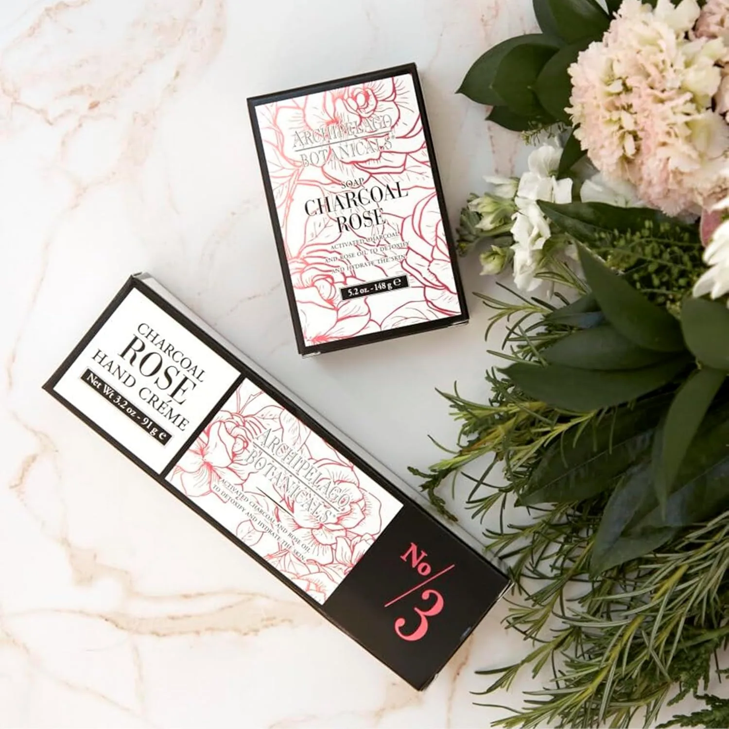 Крем для рук Archipelago Botanicals Charcoal Rose, насыщенный и с легким ароматом, подходит для сухой кожи, кутикулы и огрубевших участков, содержит высококачественные растительные экстракты (95 г). 90.72 г (1 шт.) — фото 3