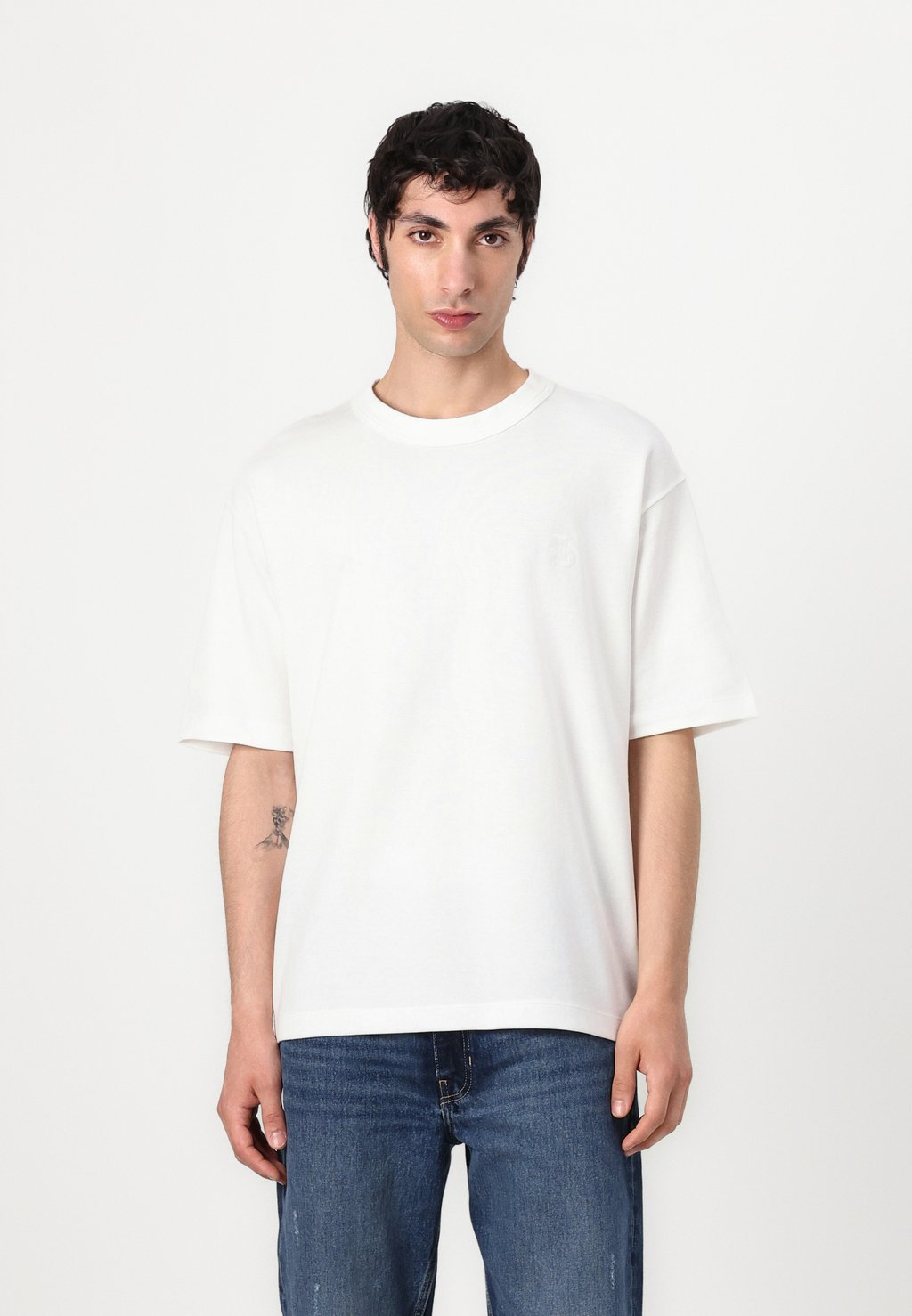 

Базовая футболка SLHRELAXCHESTER SS BINDING O NECK Selected Homme, слоновая кость