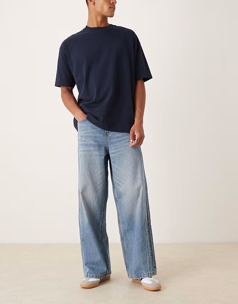 

Джинсы свободного кроя со вставками по бокам светло-голубого цвета Asos Design