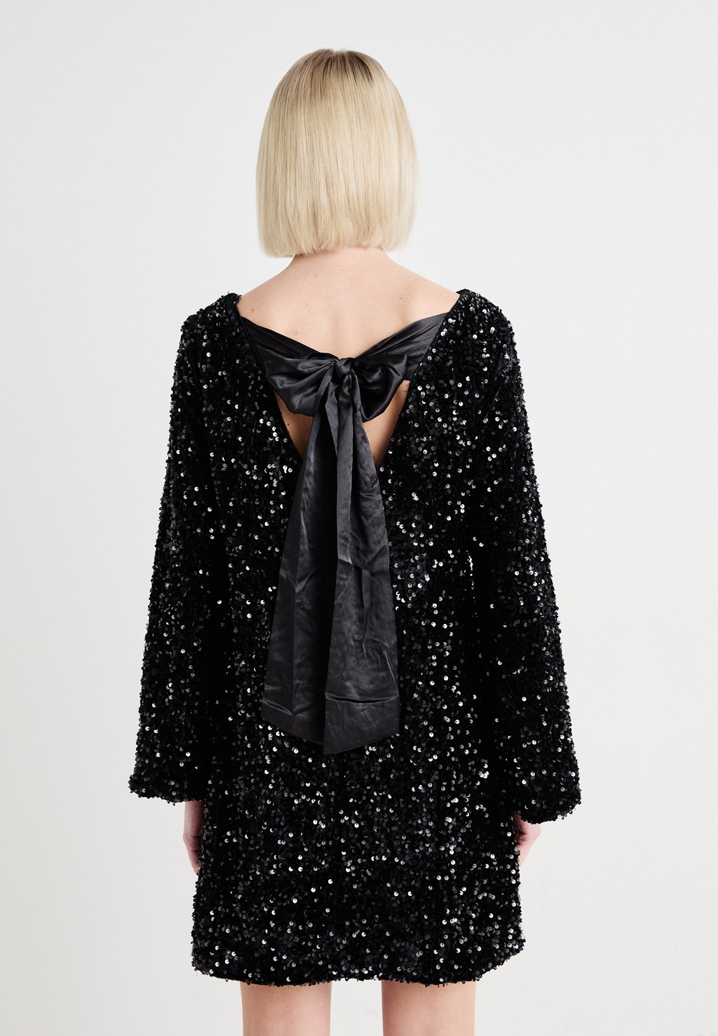 

Коктейльное платье / Вечернее платье VMBELLA SHORT DRESS BACK BOW Vero Moda, черный