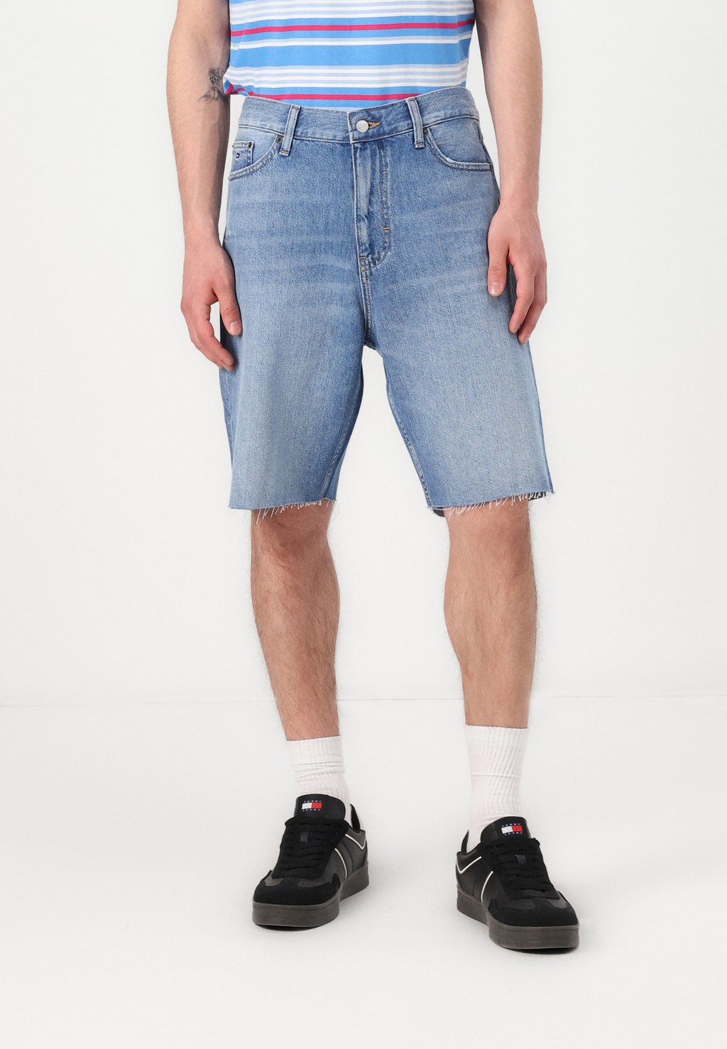 

Джинсовые шорты ISAAC Tommy Jeans, цвет Denim Medium