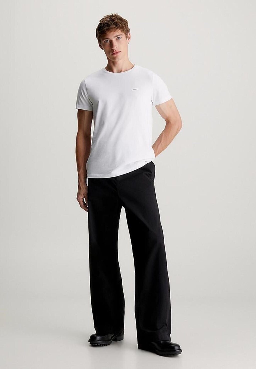 

Базовая футболка Slim Fit Calvin Klein, цвет bright white