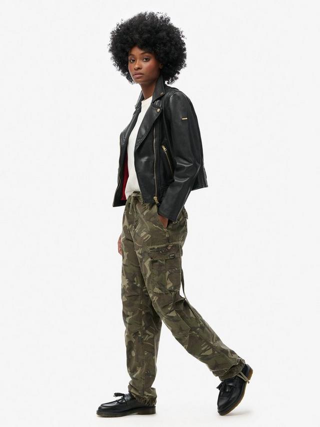 Брюки-карго с парашютом с низкой посадкой Superdry, цвет Outline Camo — фото 3