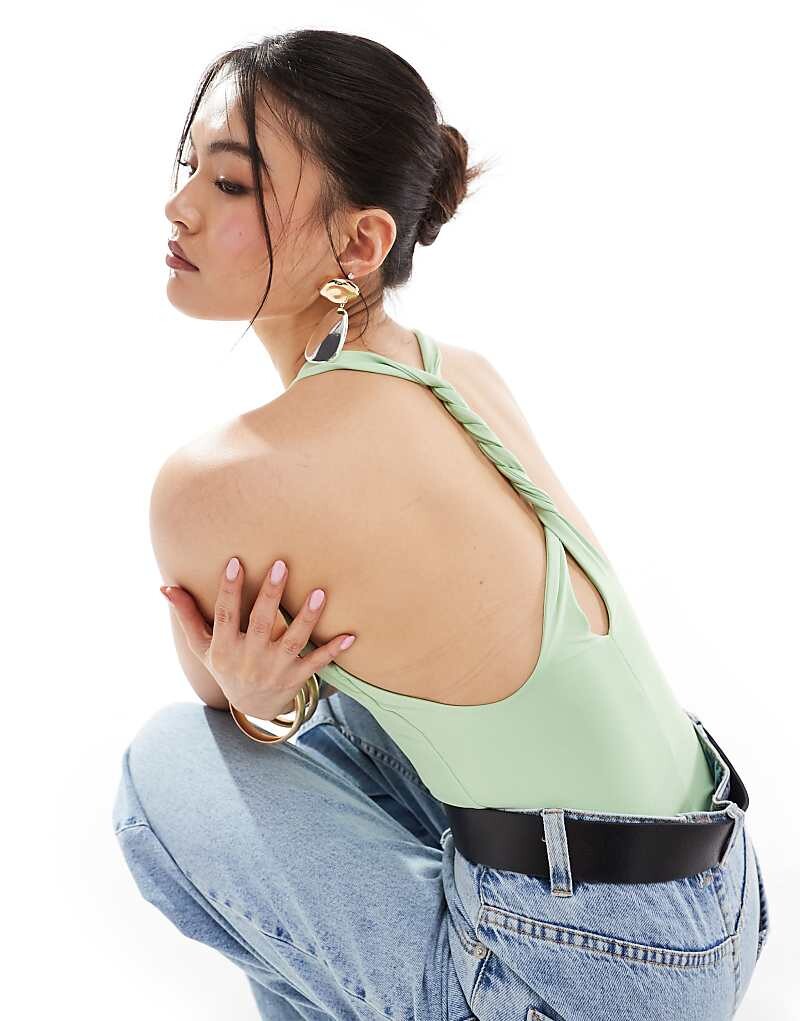 

ASOS DESIGN – Облегающее боди зеленого цвета с закругленной спинкой и V-образным вырезом