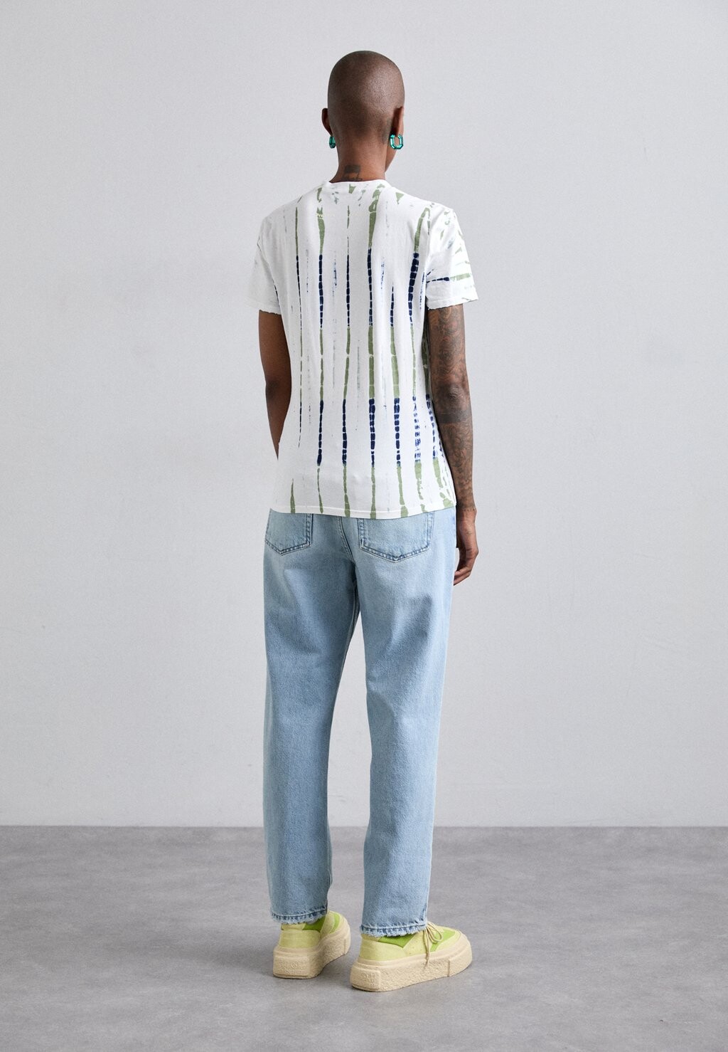 

Джинсы прямого кроя THE SLOUCHY STRAIGHT FRAME, светло-голубой деним