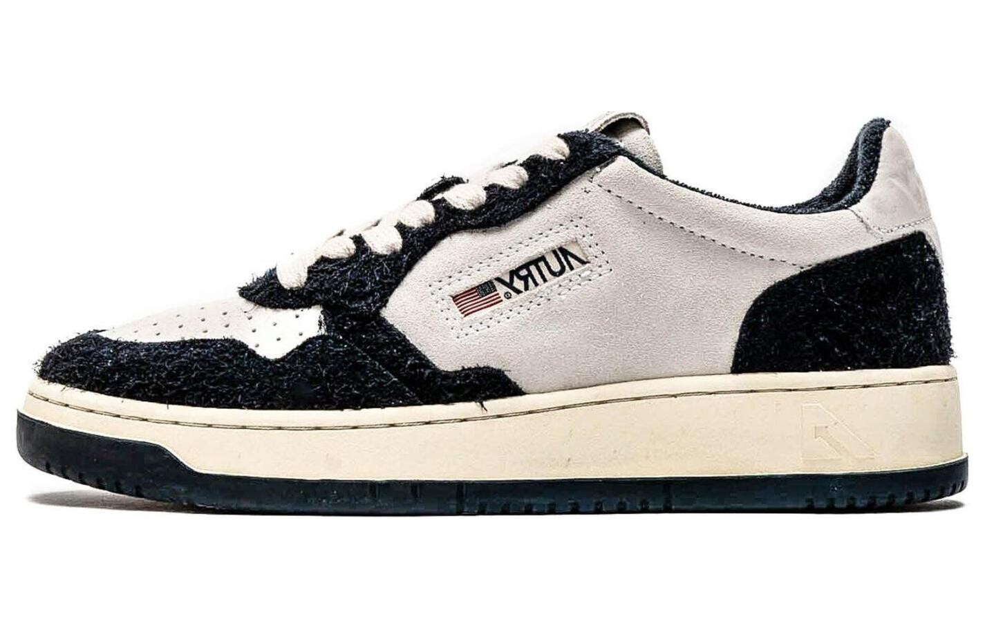 

Кроссовки AUTRY Skateboarding Low-tope, черный/белый