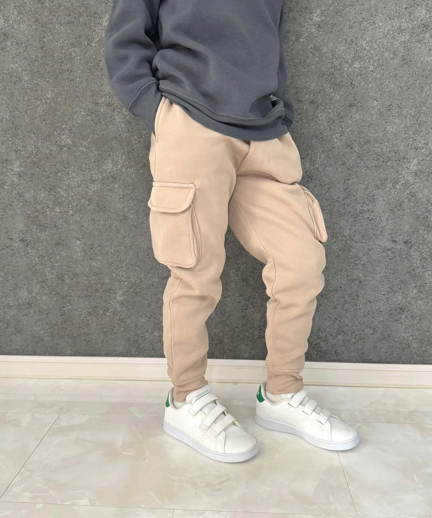 Детские спортивные штаны THE CASUAL с начёсом, пиллинг-эффект, бежевые