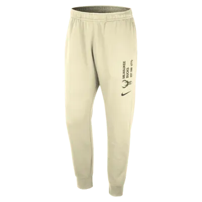 

Джоггеры Nike Milwaukee Bucks Club Courtside, цвет Flat Opal