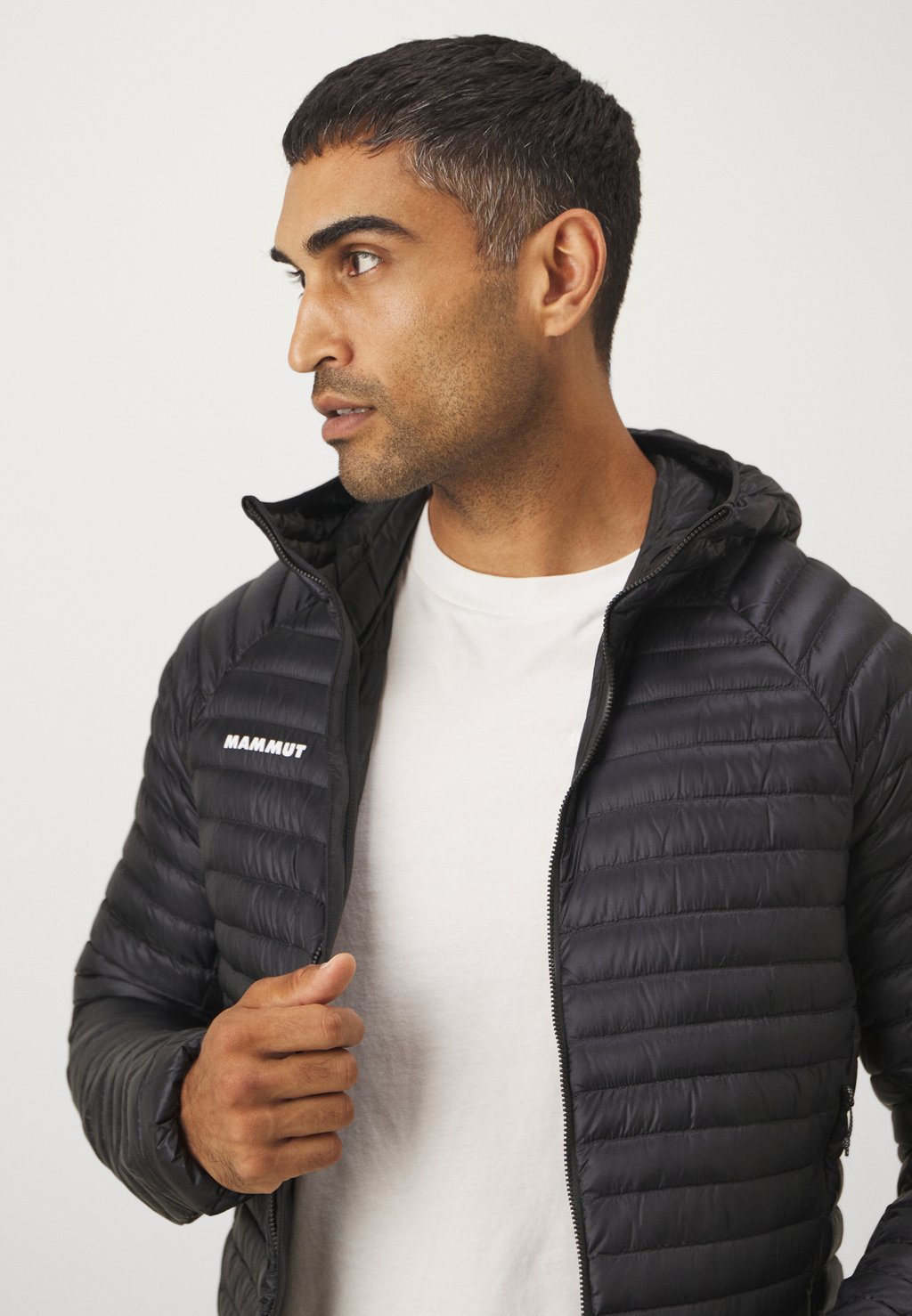 

Пуховик AENERGY IN HOODED JACKET MEN Mammut, черный