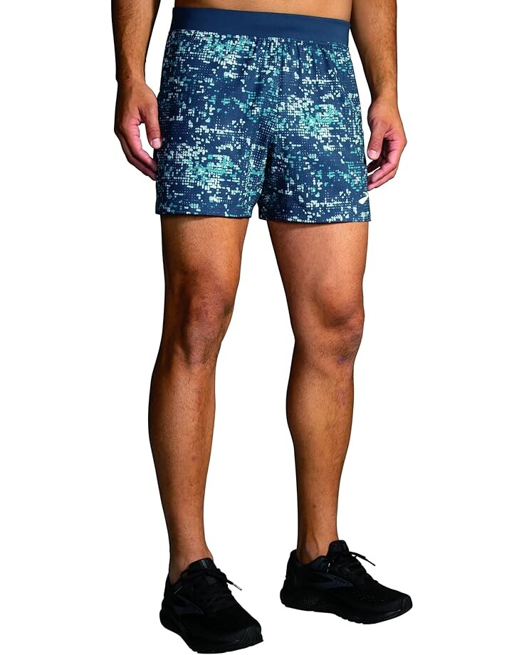 

Шорты Brooks Sherpa 5" Shorts, цвет Endurance Tonal