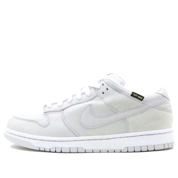 

Кроссовки dunk low premium wp 'medicom 5 gore-tex' Nike, серый