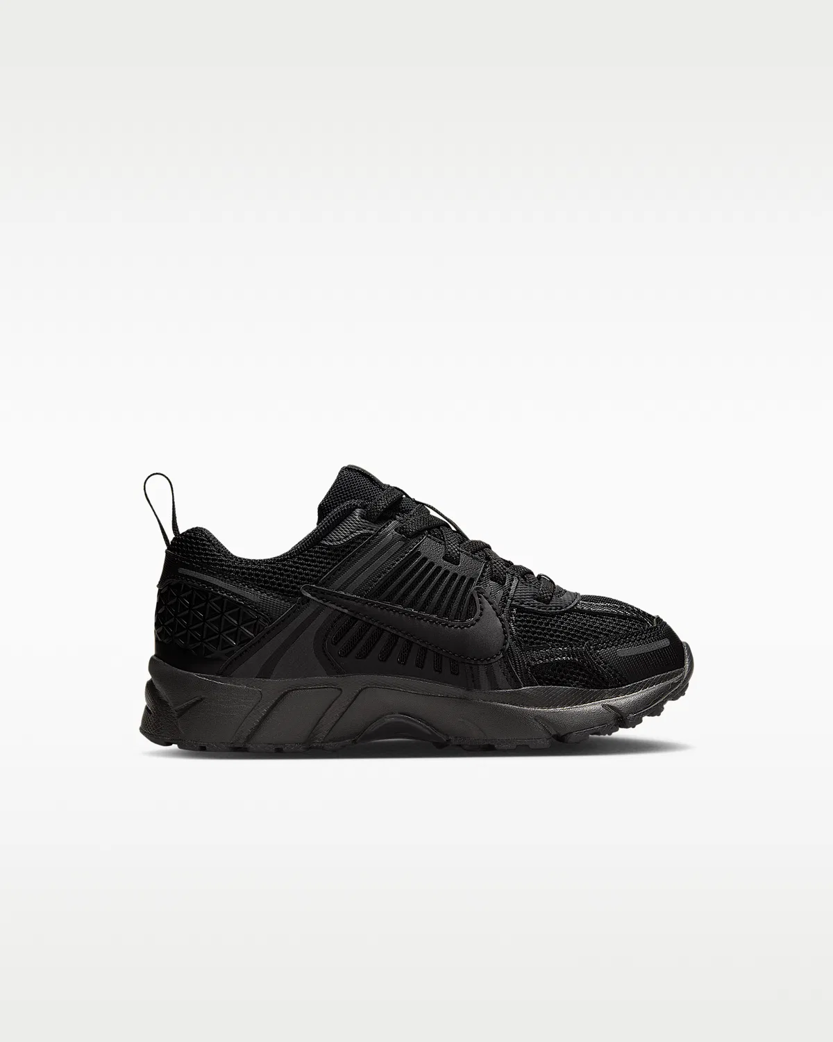 Детские кроссовки со светоотражающими элементами Nike Vomero 5, Black/Black — фото 3