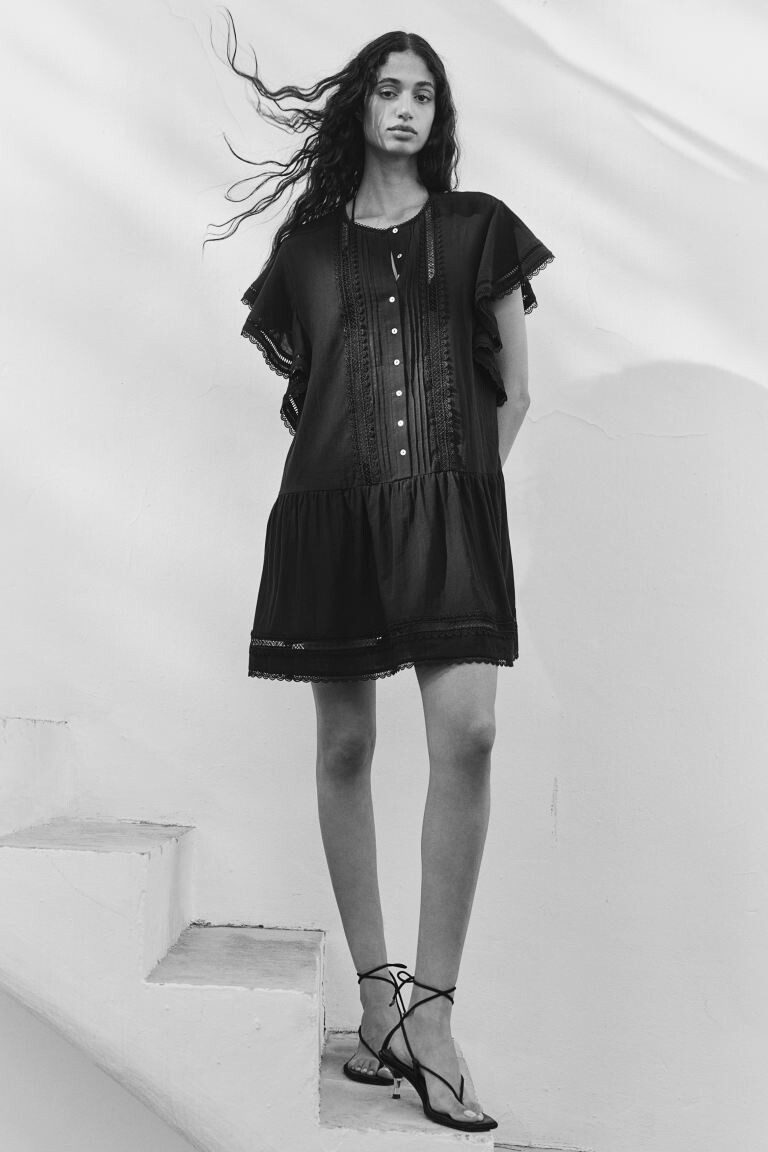 

Хлопковое платье с защипами H&M, черный