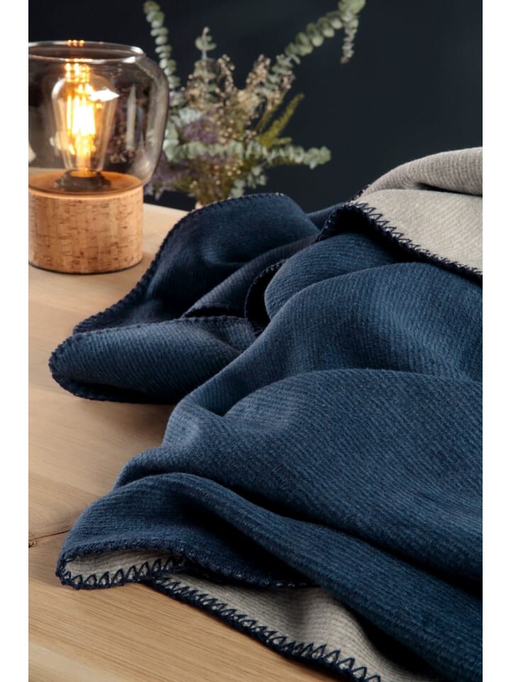 

Одеяло biederlack Wohn Melange Doubleface, цвет marineblau-silber