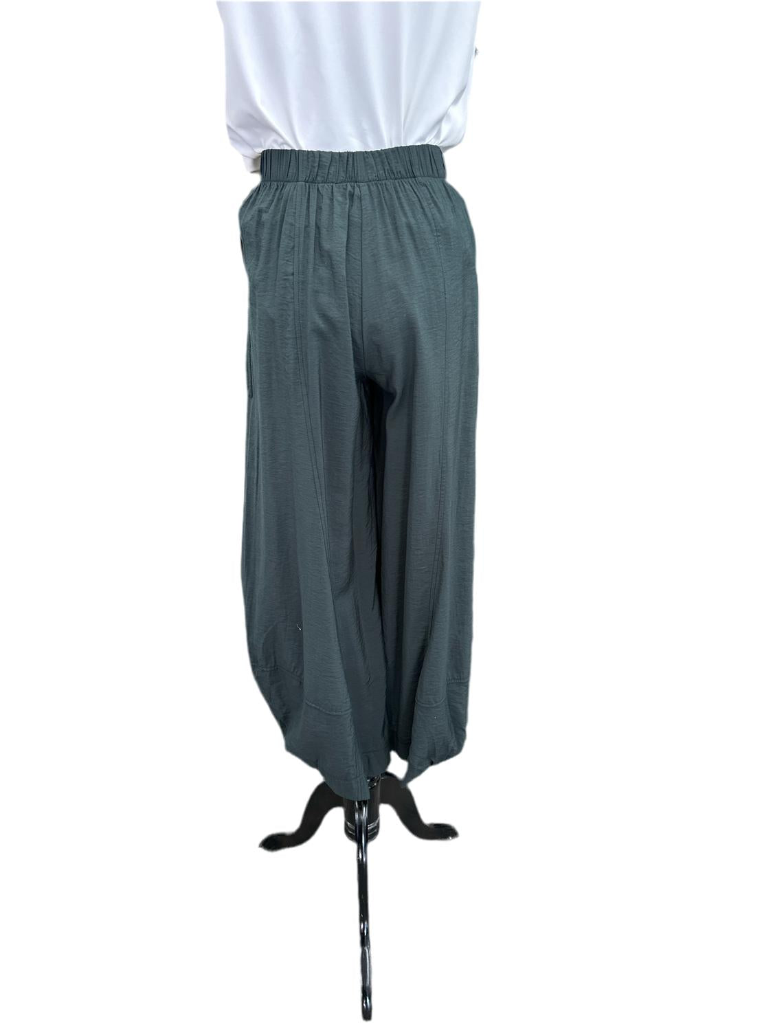 

Женские однотонные брюки-фонарики зеленого цвета Shana Apparel