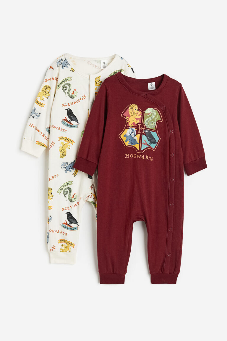 

Две пары пижам с принтом H&M, красный