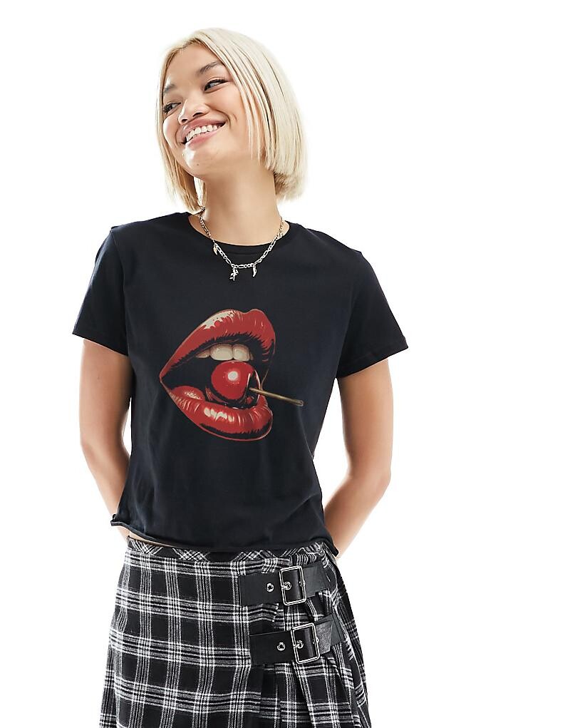 

Черная детская футболка с изображением вишневых губ ASOS DESIGN
