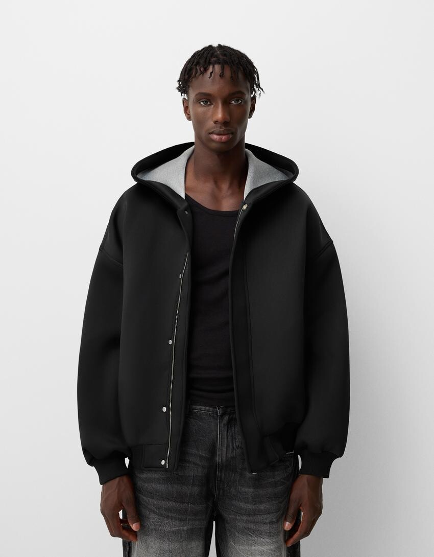 

Техническая куртка с капюшоном Bershka, черный