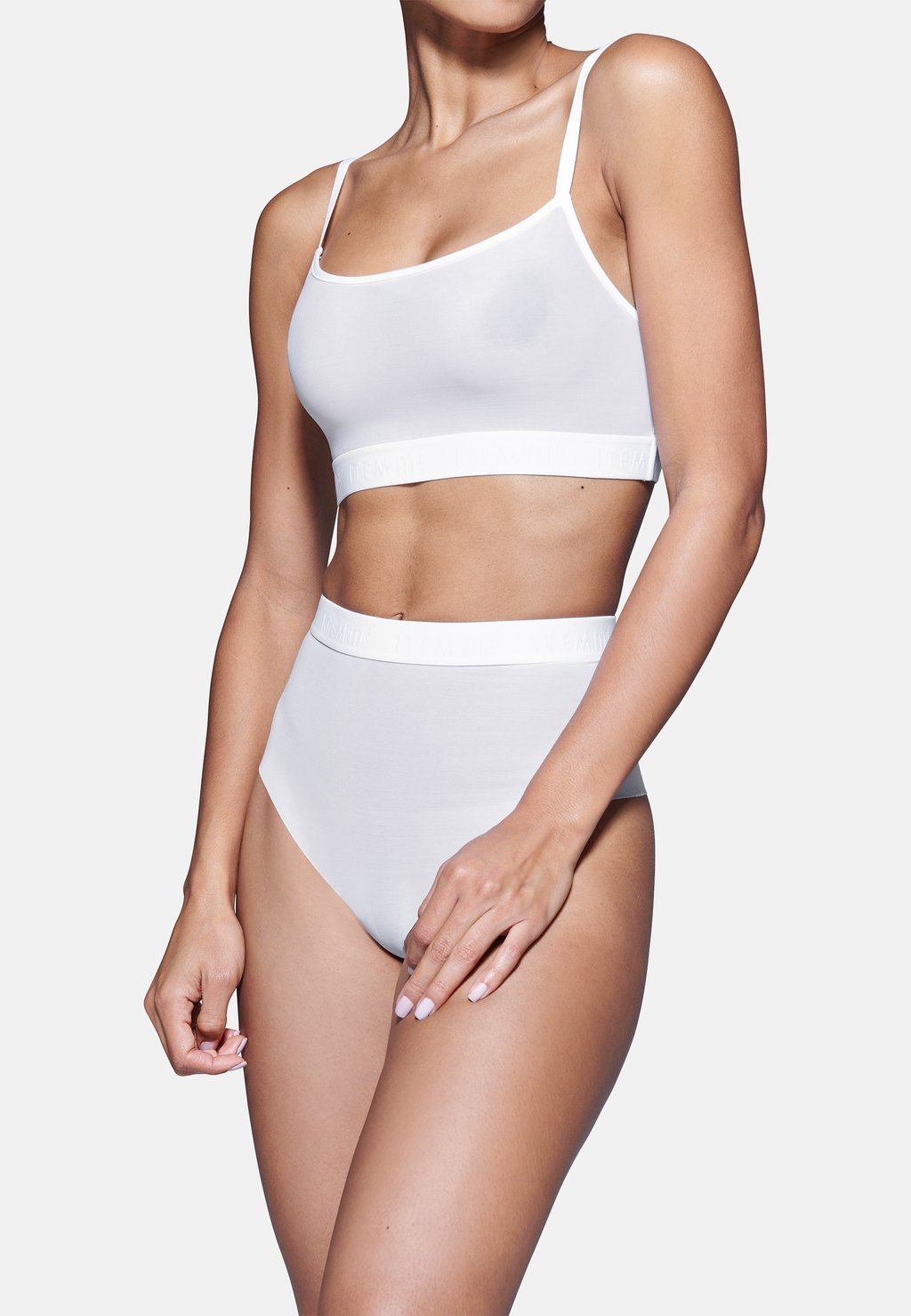

Трусы-брифы ALL MESH SHAPING BRAZILIAN BRIEFS ITEM m6, белый