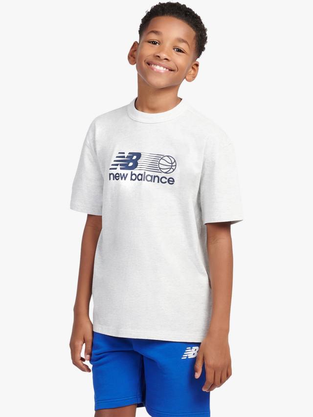 

Детская футболка с принтом Cotton Hoops New Balance